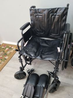 Heavy duty wheelchair