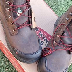 Mens Work Boots  Size 11. New' Red Wins