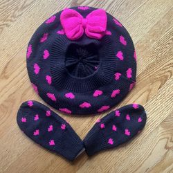 Baby Gap Girls Beret with bow and mittens set.