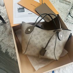 Louis Vuitton  DR 0139