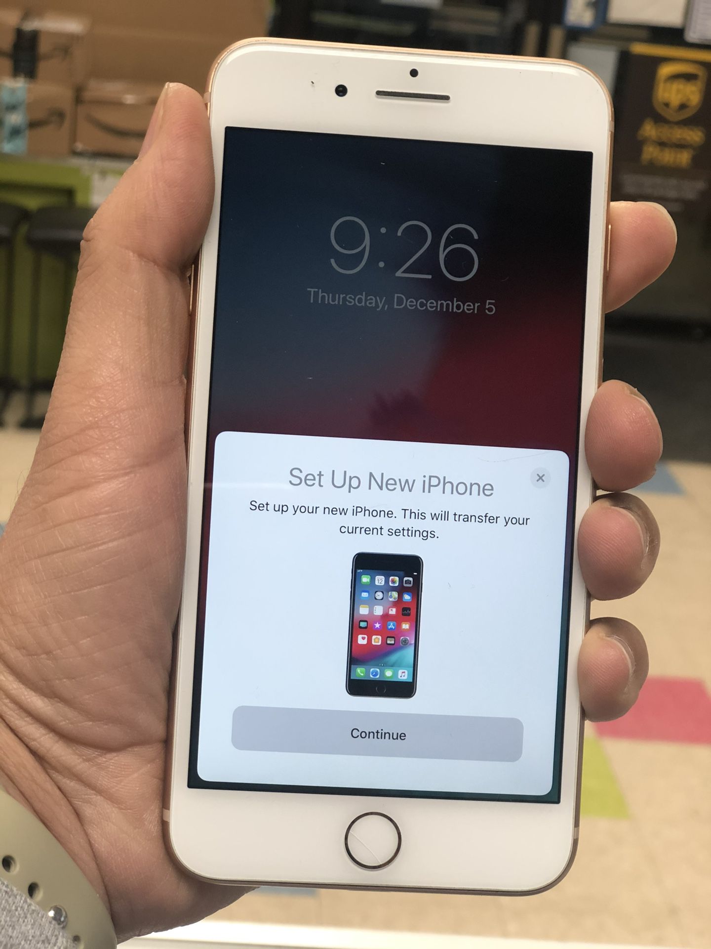 Factory unlocked apple iphone 8 plus 64 gb , store warranty 