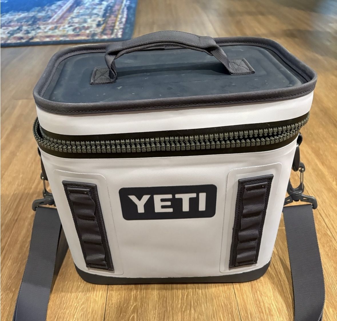 Flip 8 Yeti Cooler 