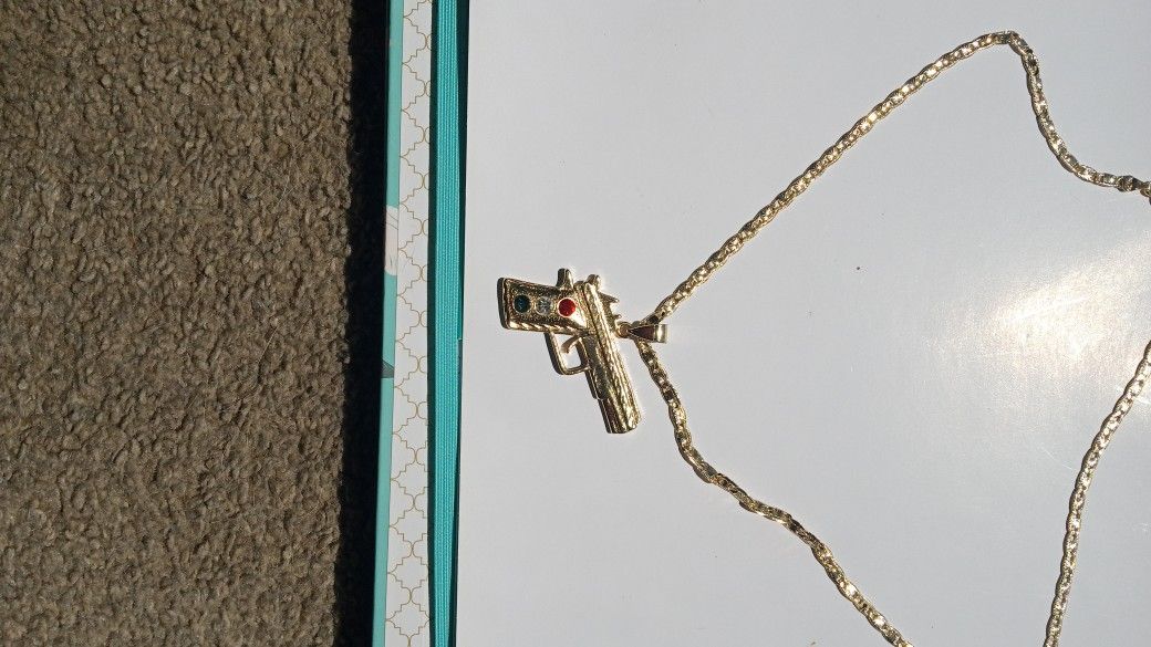 Gold Plates Chain And Gun Pendant 