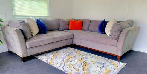 FREE DELIVERY!!!

Beautiful L-Shaped Cindy Crawford Sectional w/Chaise!!!