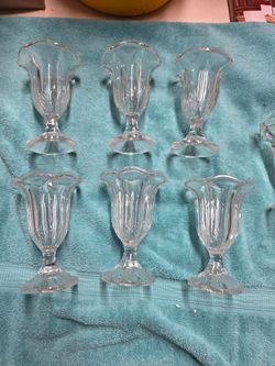Vintage Fidenza Italy tulip shaped ice cream sundae parfait glasses