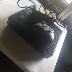 Xbox One w/ Controller And Power Cord 