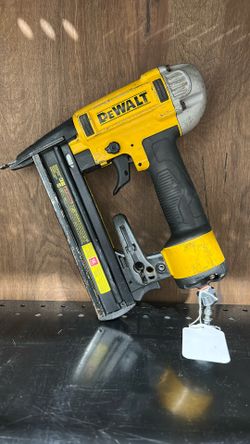 Dewalt Finish Stapler
