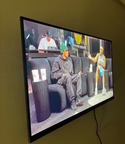 32 inch INSIGNIA smart tv