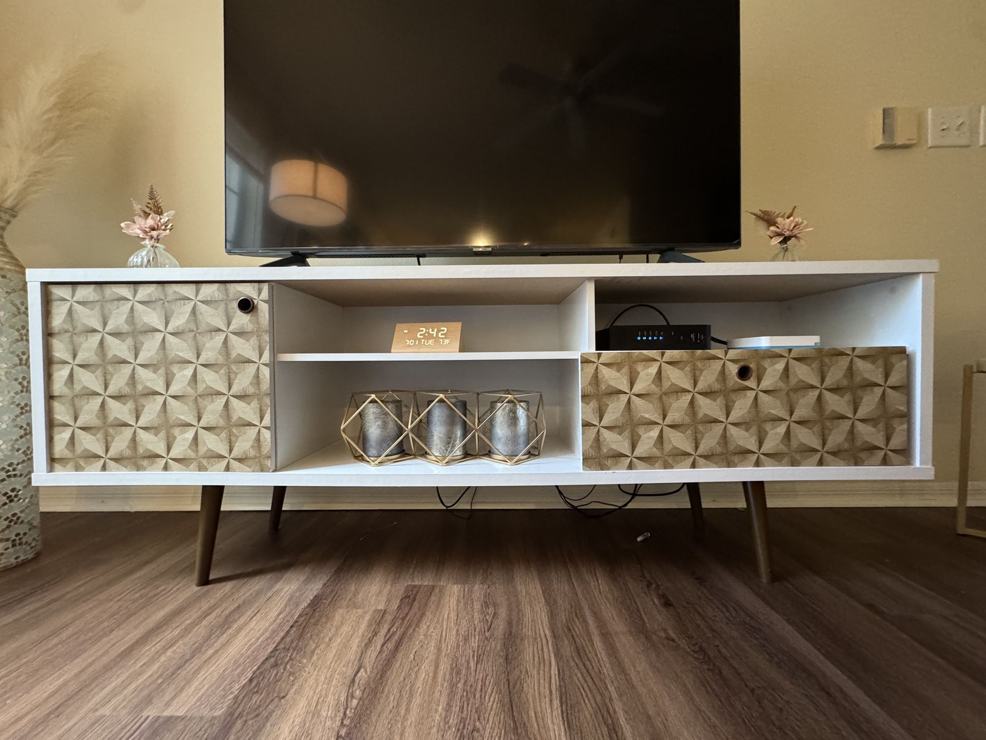 Modern TV Stand 