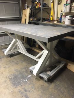 Farmhouse dining room tables