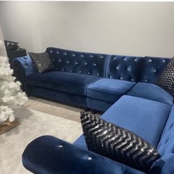 Sectional In Stock For Immidiate Delivery 
