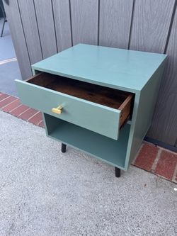 Cute retro night stand  in green