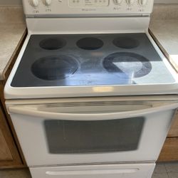 Frigidaire Stove