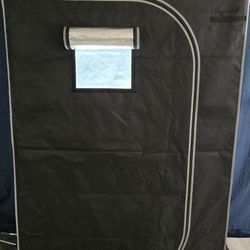 AC Infinity Closet 4x2 Grow Tent