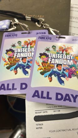 Fanexpo badges Sunday