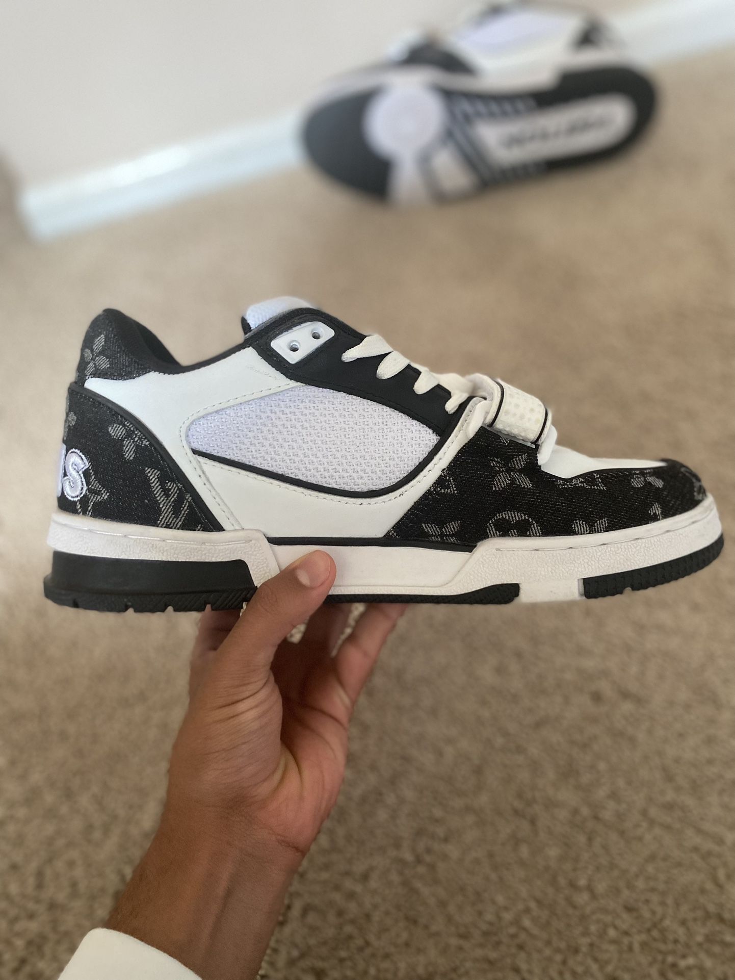 Louis Vuitton Trainer Sneaker Size 9 for Sale in Houston, TX - OfferUp