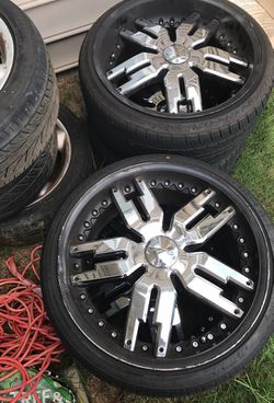 Giovanna rims size 19 staggered on 215/35/19 and 235/35/19!! 5 1/4 lug pattern!! Tires are practically new !!