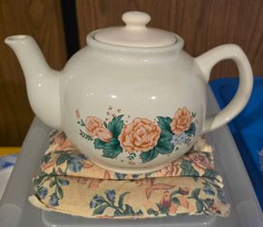 Vintage Teapot & mat