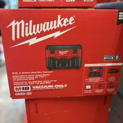 Milwaukee New Vacuum M18