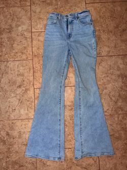 Abercrombie & Fitch Ultra High Rise The Flare Jeans - Light Wash - Size 25/0R