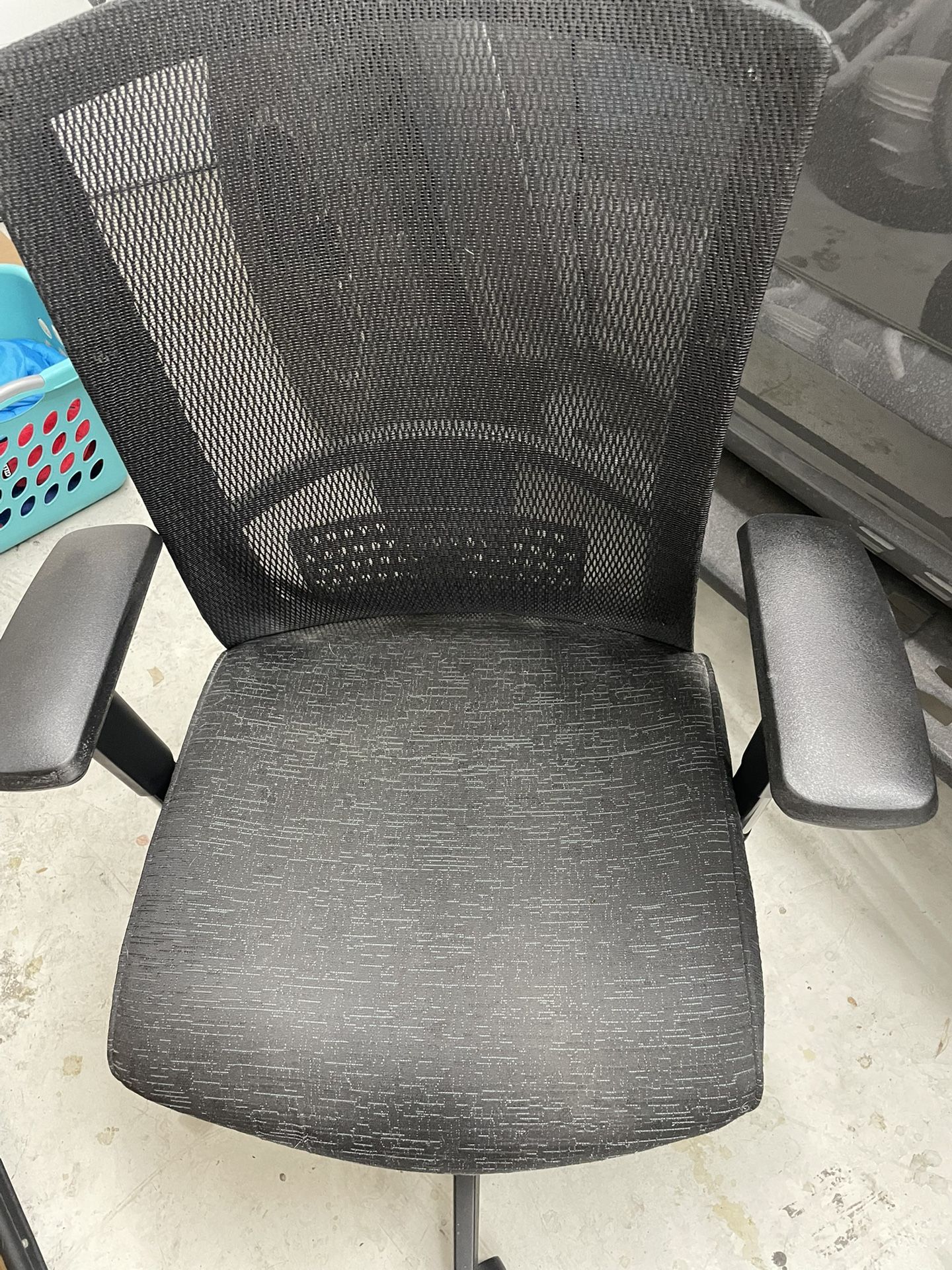 Office/desk chair