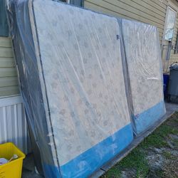 NEW QUEEN PILLOW TOP MATTRESS/ DELIVER AVAILABLE NOW/ HABLAMOS ESPAÑOL/ ENTREGA INMEDIATA