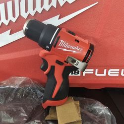 Milwaukee M12 Subcompact Drill 