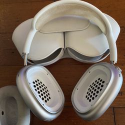 Apple AirPod Max (1st Gen lightning port)