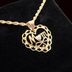 MOTHERS DAY SPECIAL NEW 10K GOLD LADIES MOM HEART PENDANT WITH CHAIN
