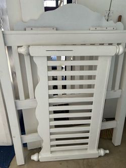 Twin bed 🛌 with mattress