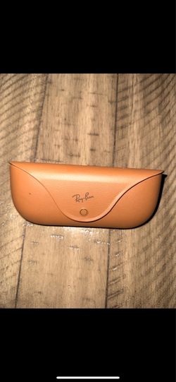 Meta Raybans charging case
