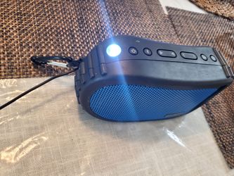 ECOXGEAR SPEAKER WITH BLUETOOTH AND LIGHT RECHARGEABLE BATTERY