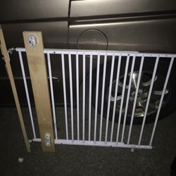 Lnew Hinge gate up to 5 foot with hardware only $40 firm