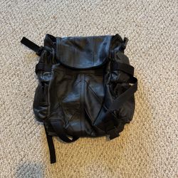 Leather Back Pack (motorcycle)