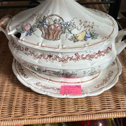 Vintage Serving Dish – Ladle And Platter