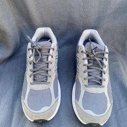 Men’s New Balance shoes