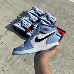 Jordan 1 UNC (Univeristy Blue)