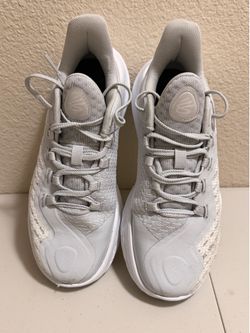 Curry Flow basketball shoes