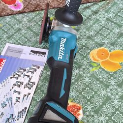 Makita
18V LXT Lithium-Ion Brushless Cordless 4-1/2 in./5 in. Cut-Off/Angle Grinder  with high capacity 5.0AH battery