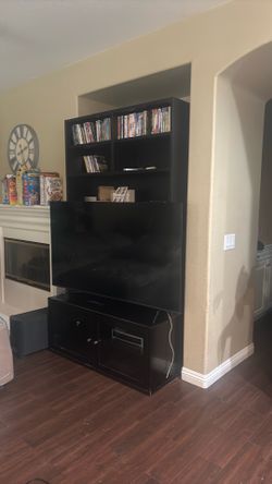 Entertainment center