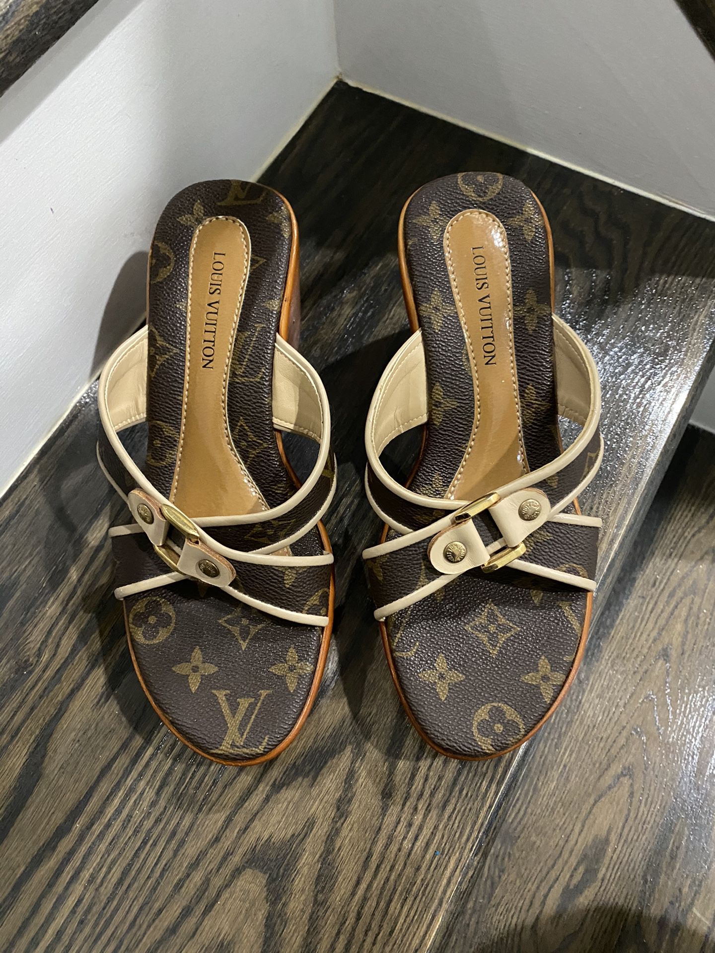 Louis Vuitton wedge shoes size 8