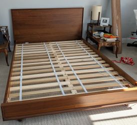 Walnut Queen Bed. Mid-century Modern