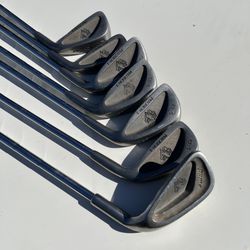 Cougar Precision 1 CI-5 Golf Clubs 8, 7, 6, 3, 2 Irons, Putter & Sand Wedge