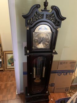Elegant Grandfather Clock – Dark Wood with Pendulum