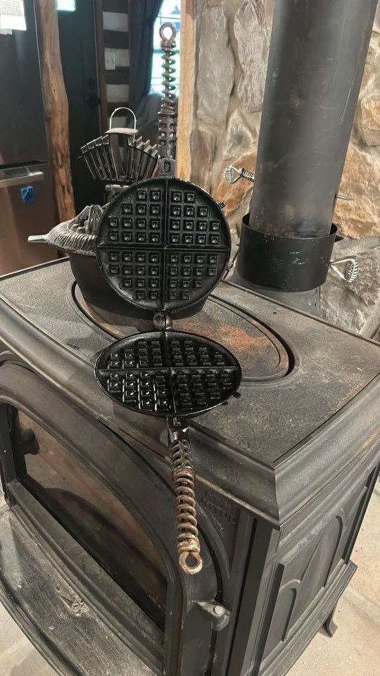 Griswold Cast Iron Waffle Maker