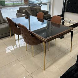 MONTEGO DINING ROOM SET