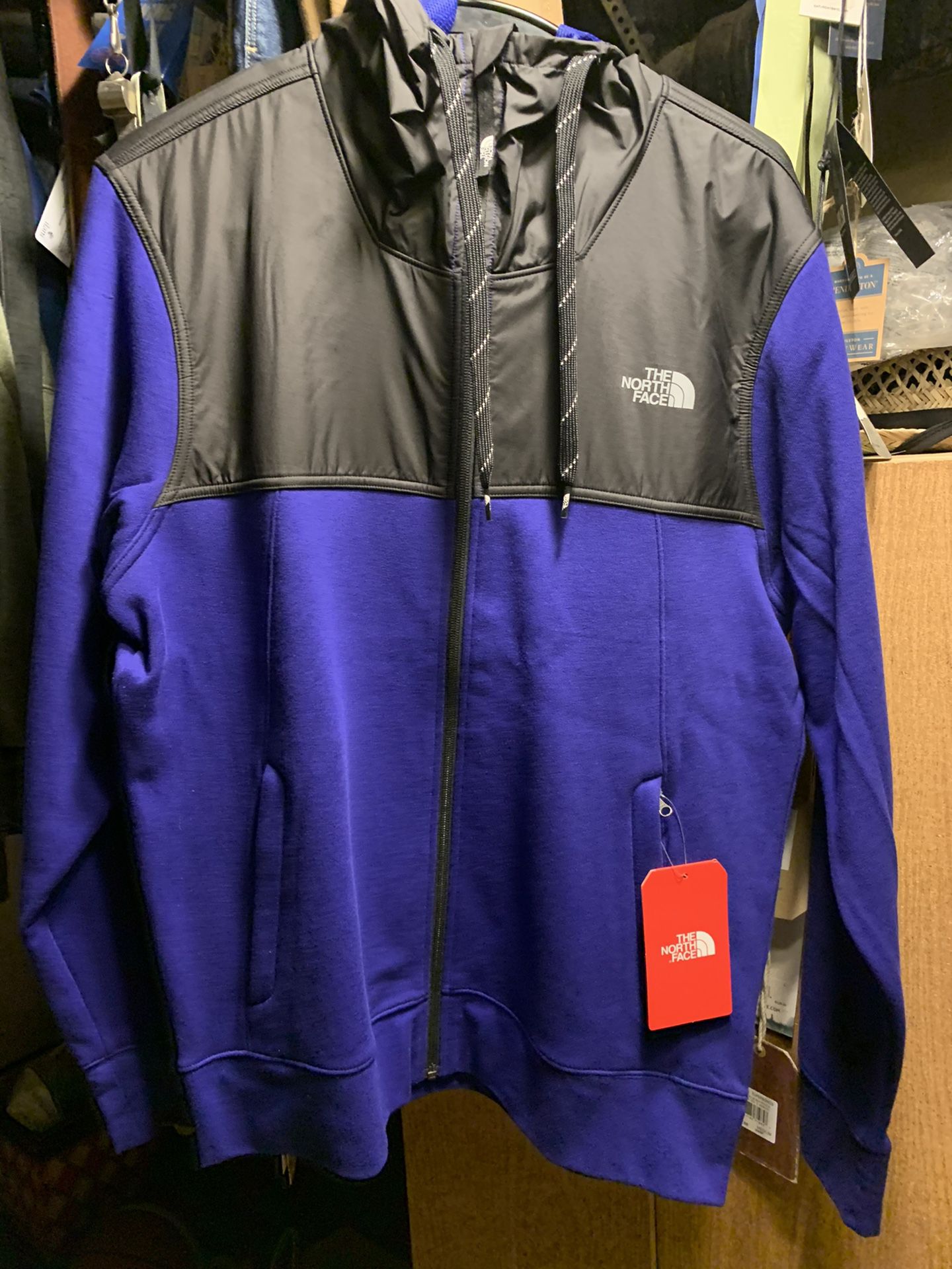 Men’s North face Medium Jacket with Hoodie New with tags we