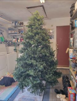 7 1/2 Ft Balsam Hill Christmas tree