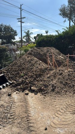 FREE dirt Free deliverty Vista,San Marcos ,Escondido ,Bonsall.