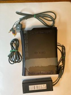 Xbox 360 mw2 edition with controller and games